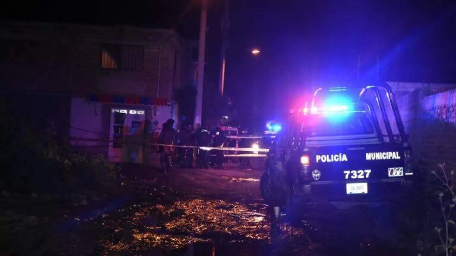 Policia municipal patrulla noche